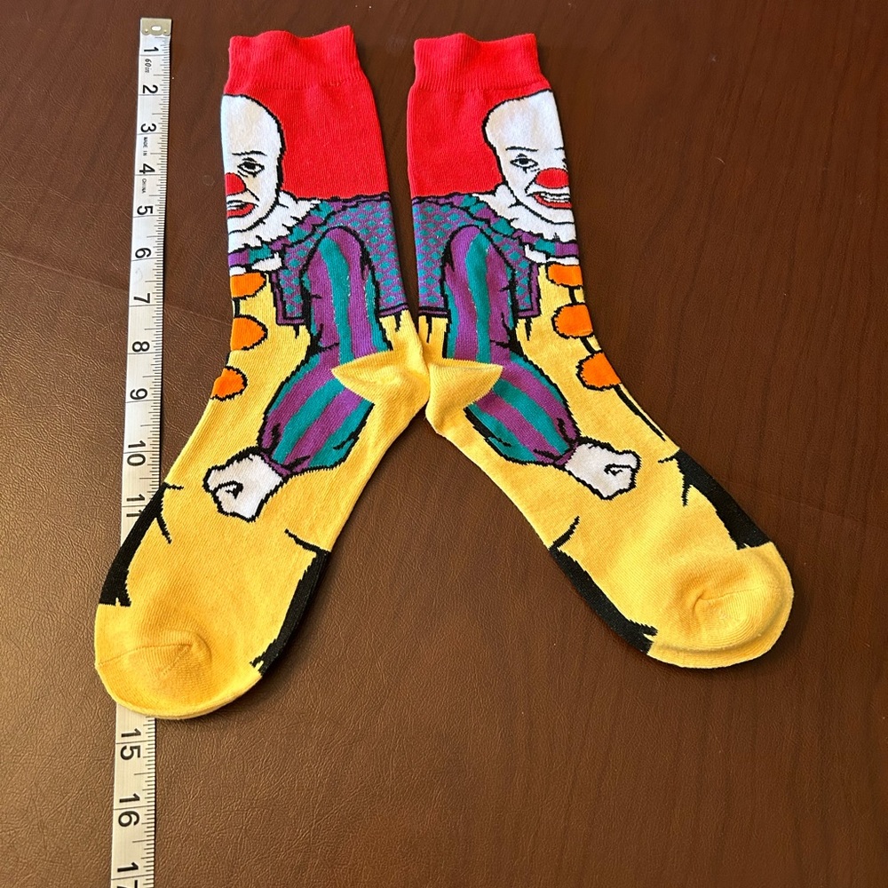 Penny wise Halloween socks